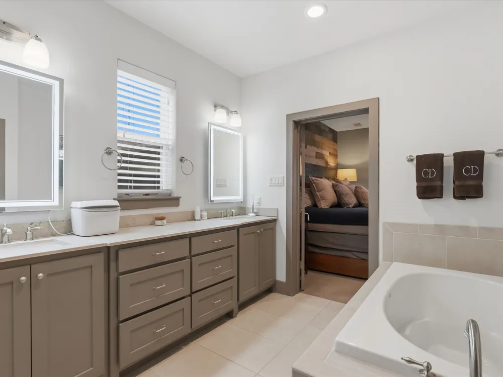 2965 Eric Lane Farmers Branch, TX 75234