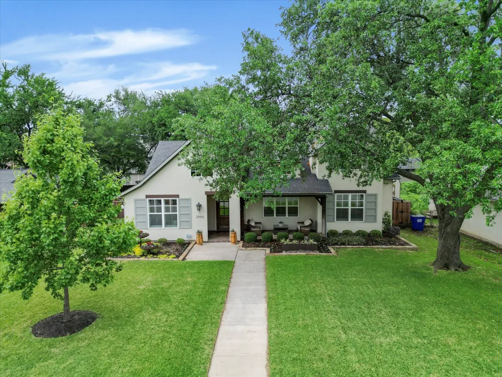 2965 Eric Lane Farmers Branch, TX 75234
