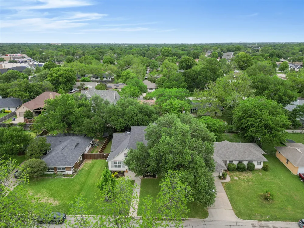 2965 Eric Lane Farmers Branch, TX 75234