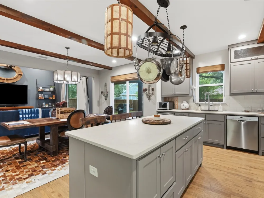 2965 Eric Lane Farmers Branch, TX 75234