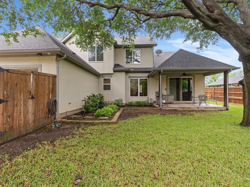 2965 Eric Lane Farmers Branch, TX 75234