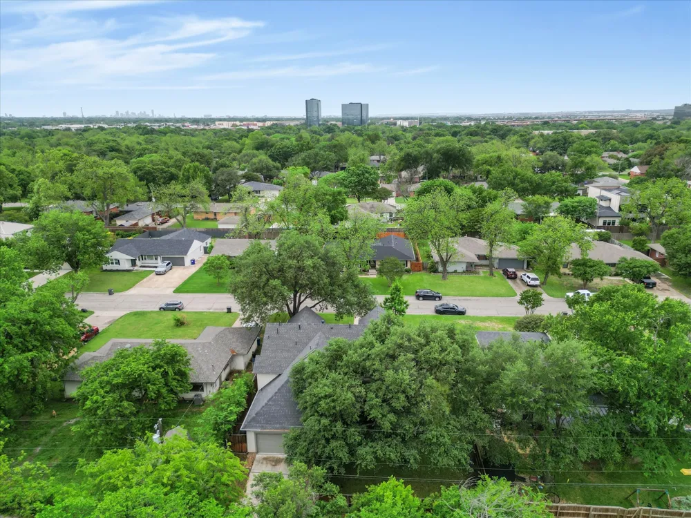 2965 Eric Lane Farmers Branch, TX 75234