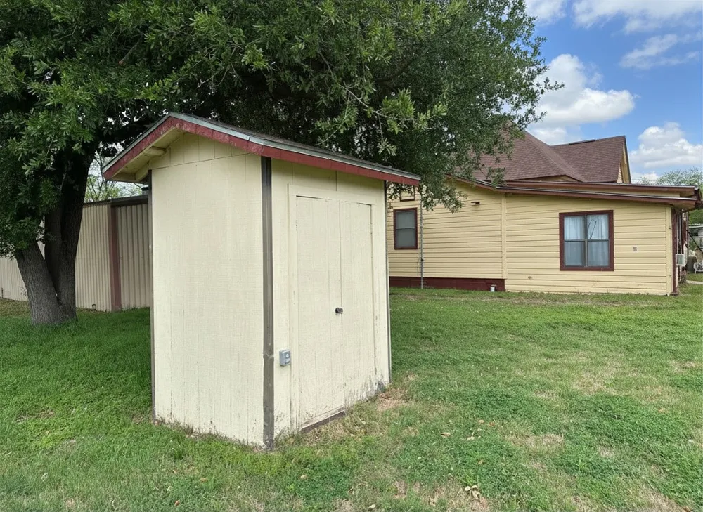 300 S Miller Street Rising Star, TX 76471