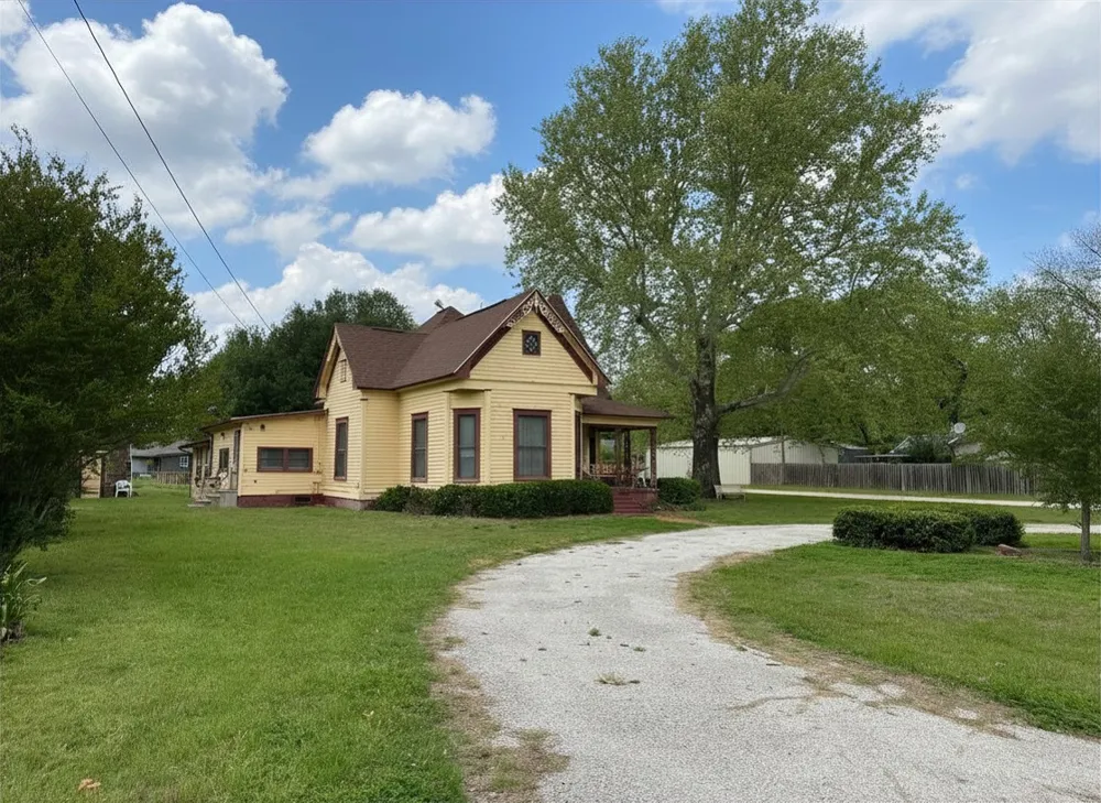 300 S Miller Street Rising Star, TX 76471