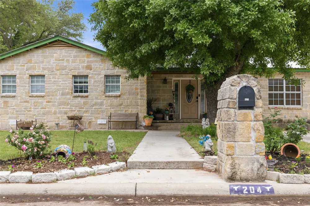 204 Sunnydale Drive Early, TX 76802