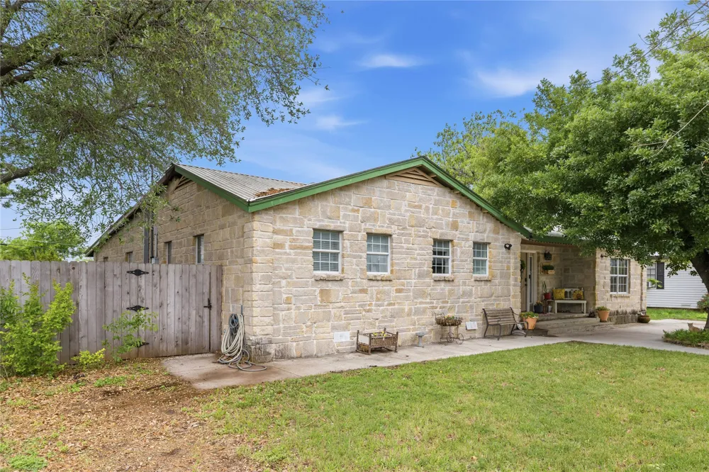 204 Sunnydale Drive Early, TX 76802