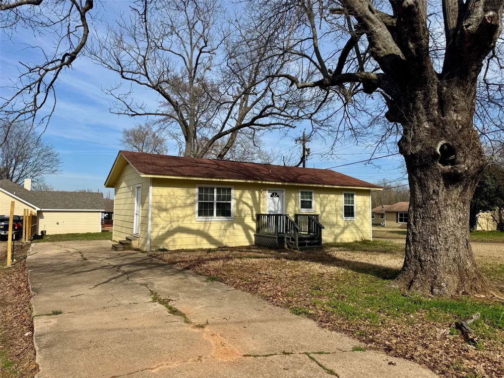 301 Fairview Pittsburg, TX 75686