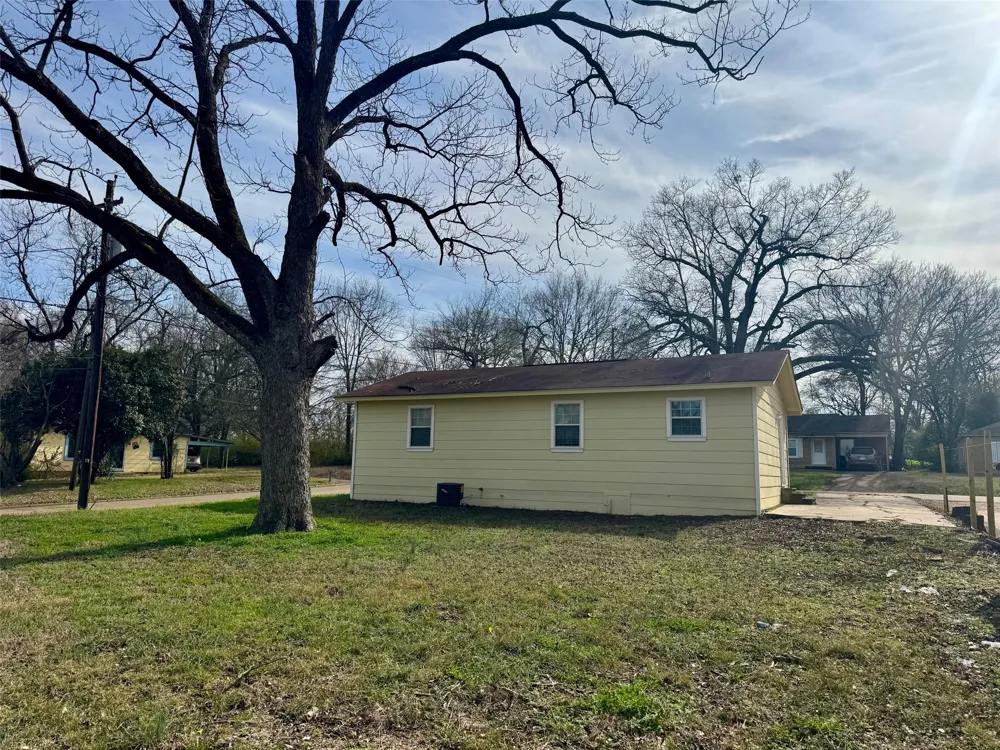 301 Fairview Pittsburg, TX 75686