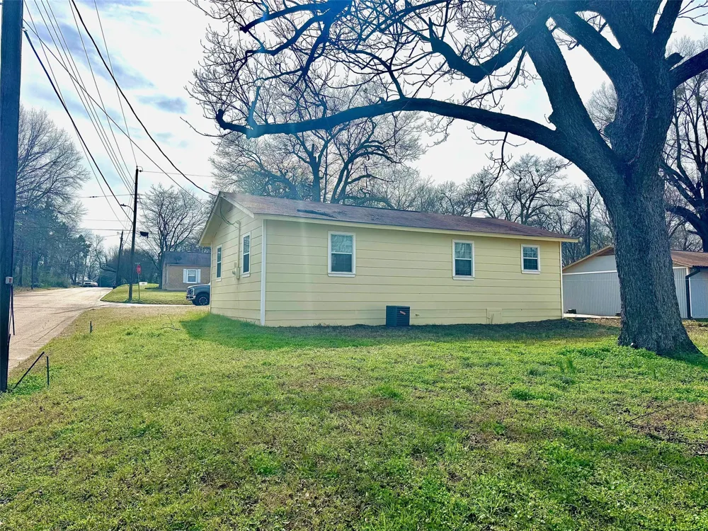 301 Fairview Pittsburg, TX 75686
