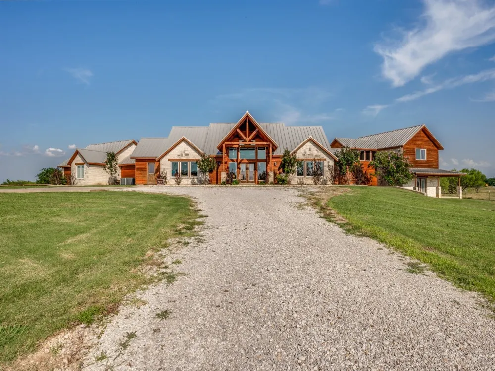 2250 Morrow Road Valley View, TX 76272