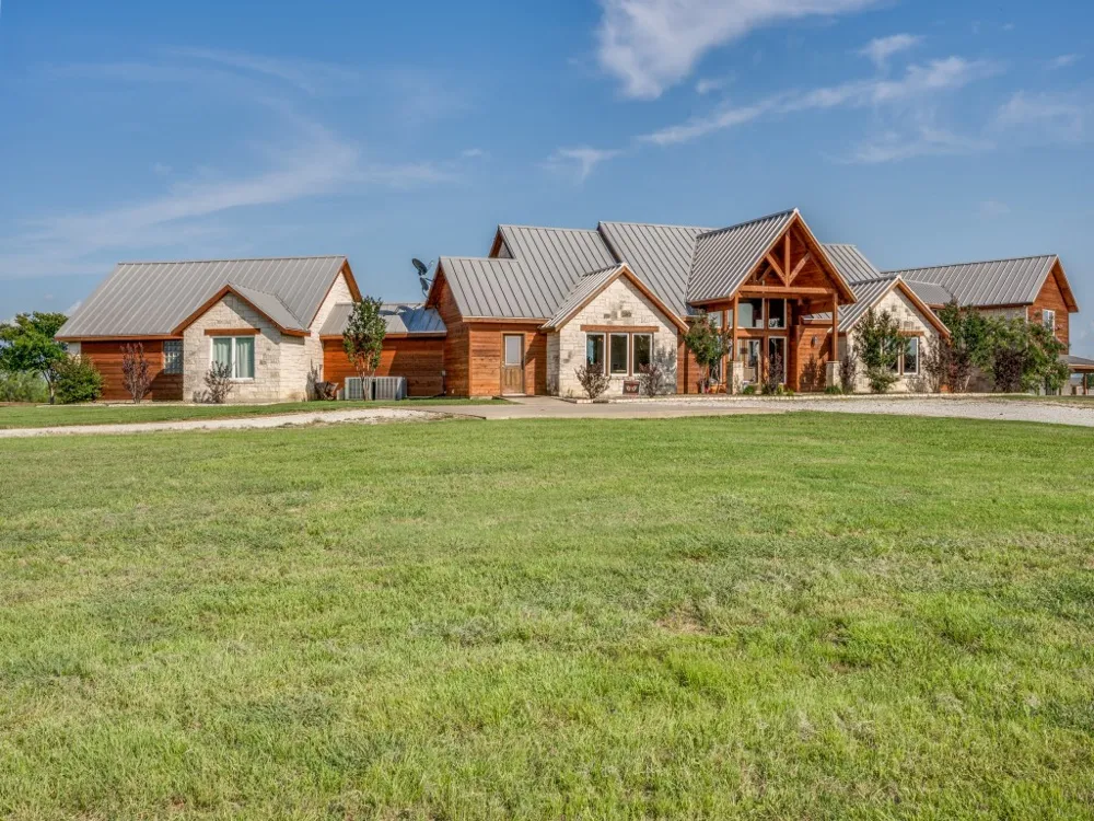 2250 Morrow Road Valley View, TX 76272