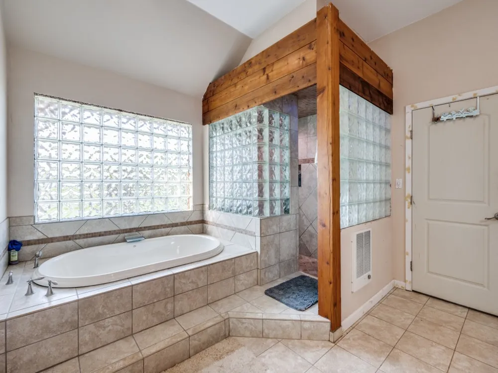 2250 Morrow Road Valley View, TX 76272