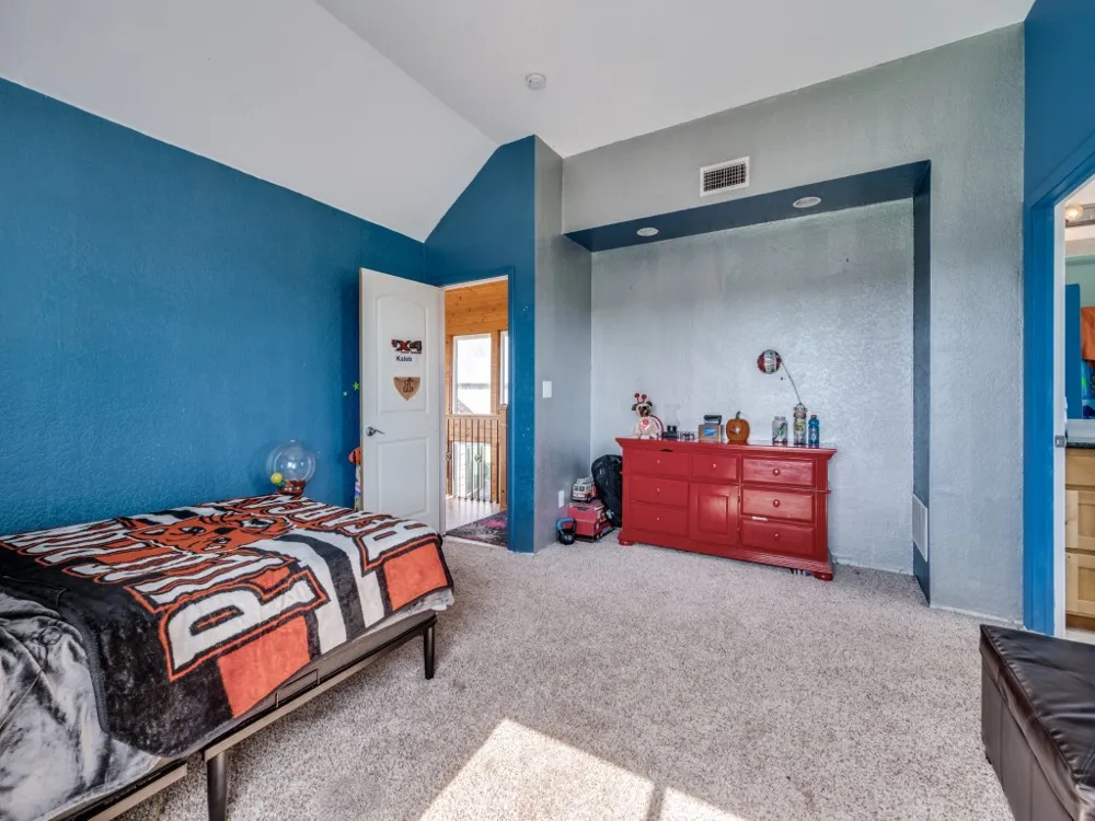 2250 Morrow Road Valley View, TX 76272
