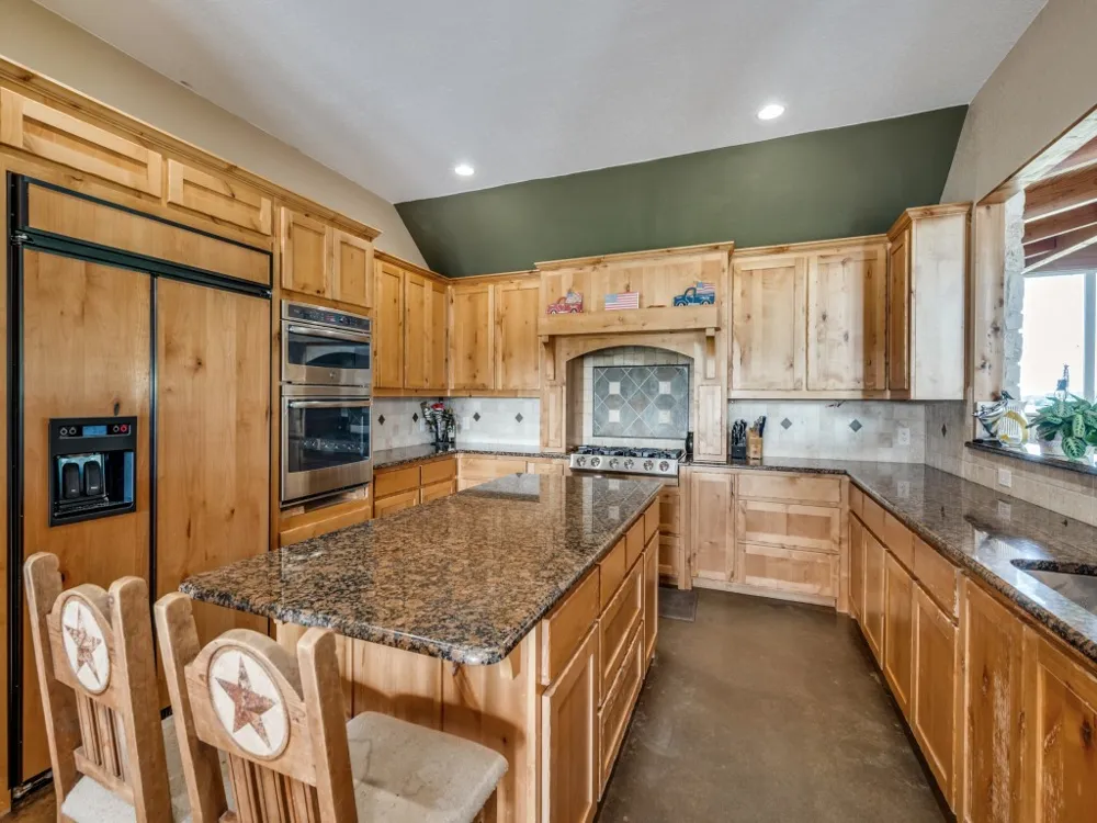 2250 Morrow Road Valley View, TX 76272