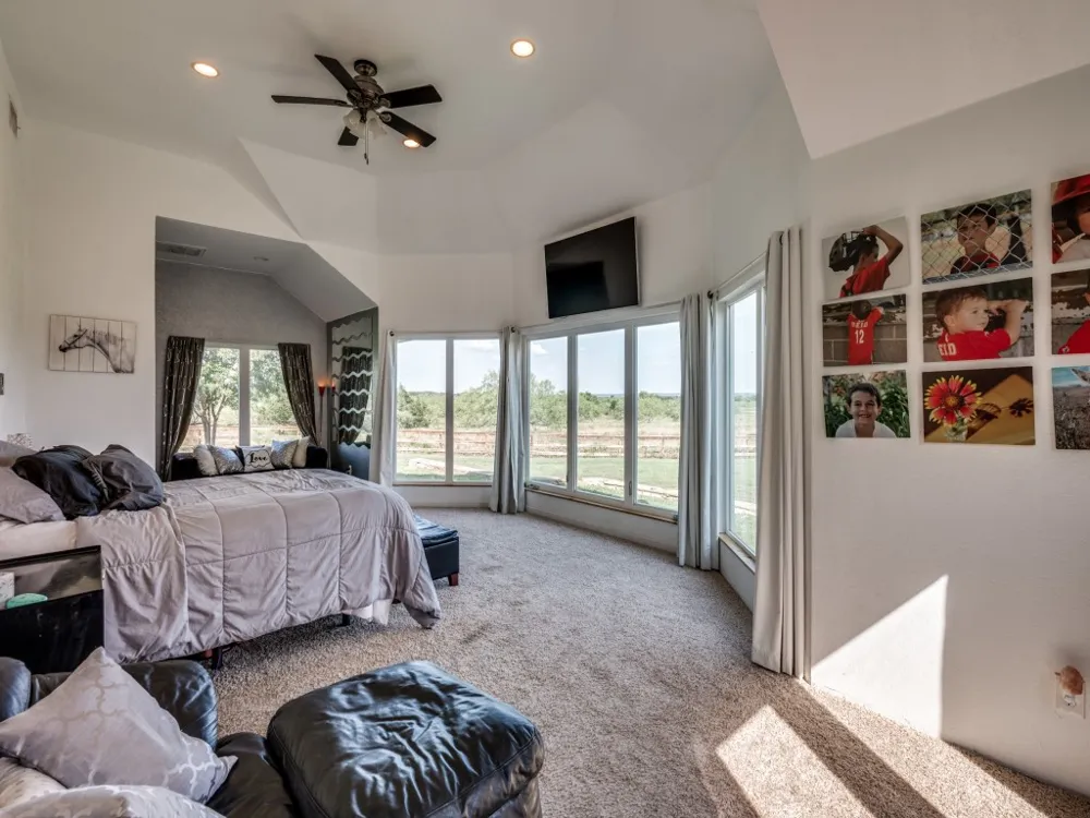 2250 Morrow Road Valley View, TX 76272
