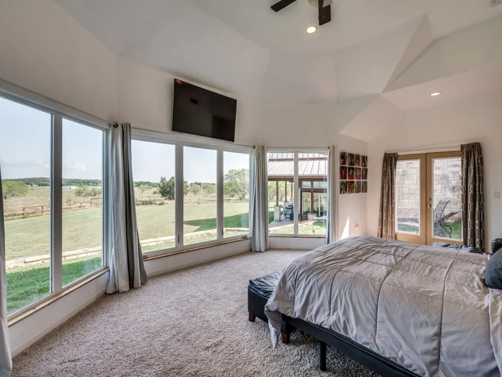 2250 Morrow Road Valley View, TX 76272