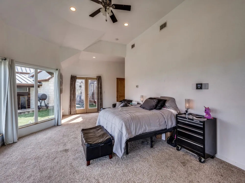 2250 Morrow Road Valley View, TX 76272
