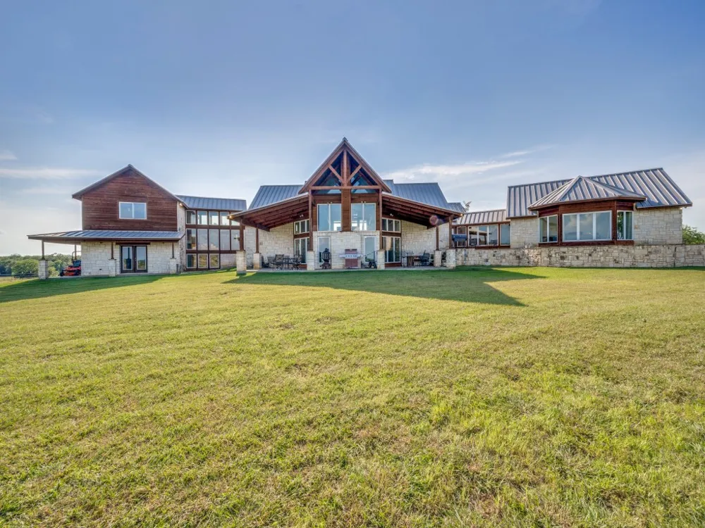 2250 Morrow Road Valley View, TX 76272