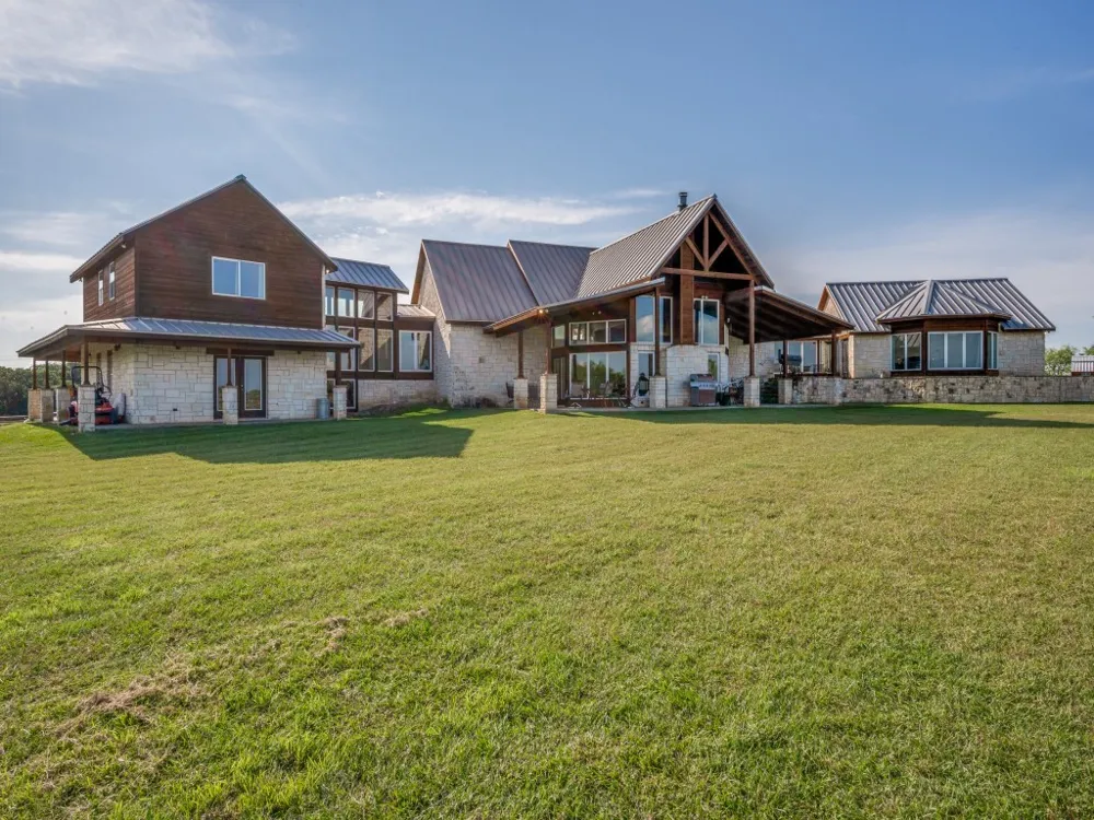 2250 Morrow Road Valley View, TX 76272