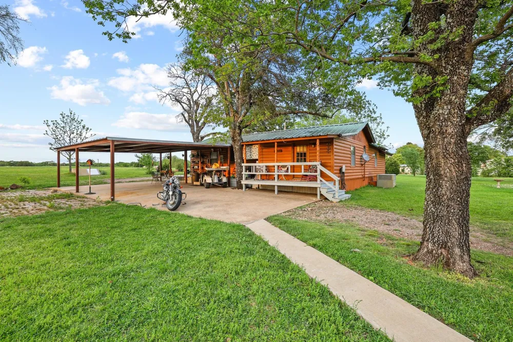 642 Earl Road Sadler, TX 76264