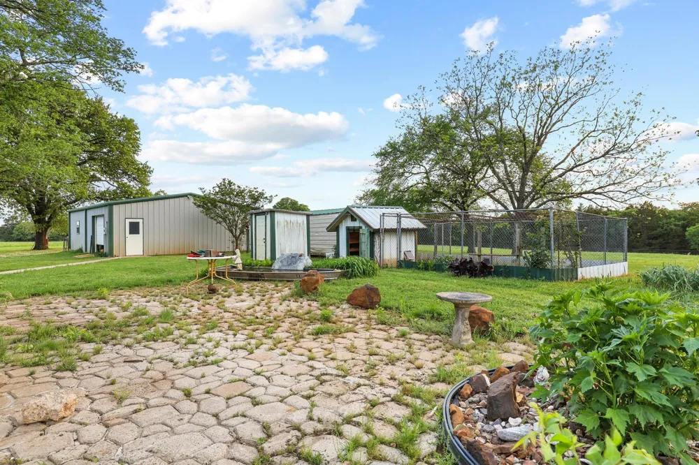 642 Earl Road Sadler, TX 76264