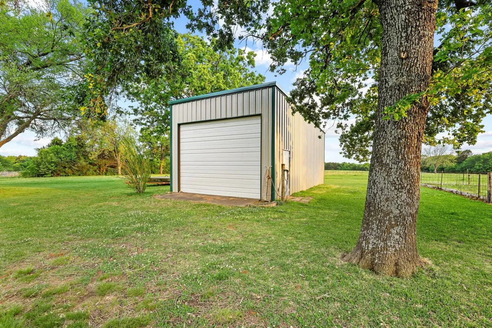 642 Earl Road Sadler, TX 76264