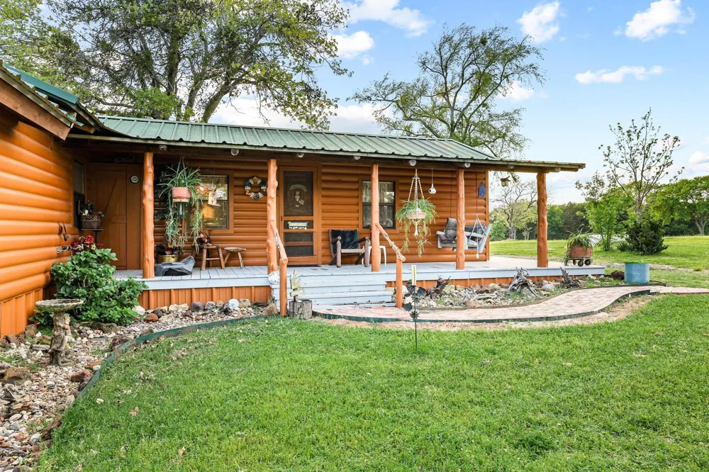 642 Earl Road Sadler, TX 76264