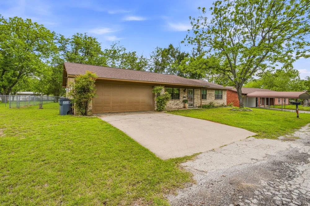 200 E Plum Avenue De Leon, TX 76444