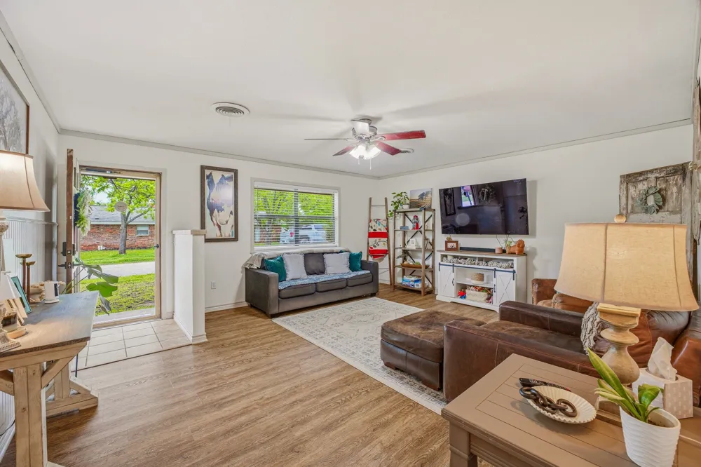 200 E Plum Avenue De Leon, TX 76444