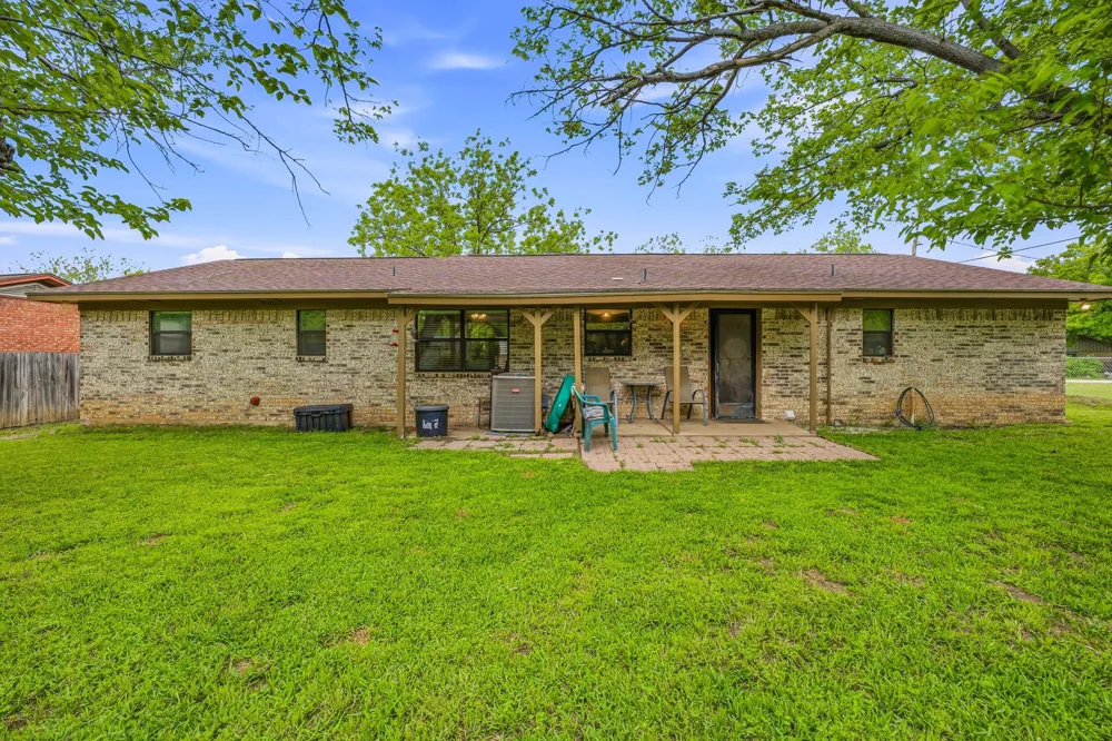 200 E Plum Avenue De Leon, TX 76444