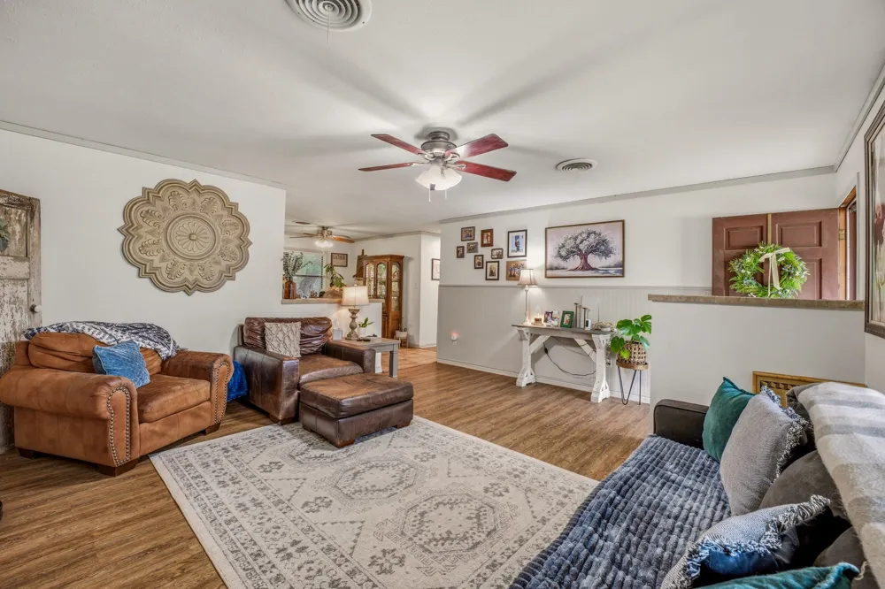 200 E Plum Avenue De Leon, TX 76444