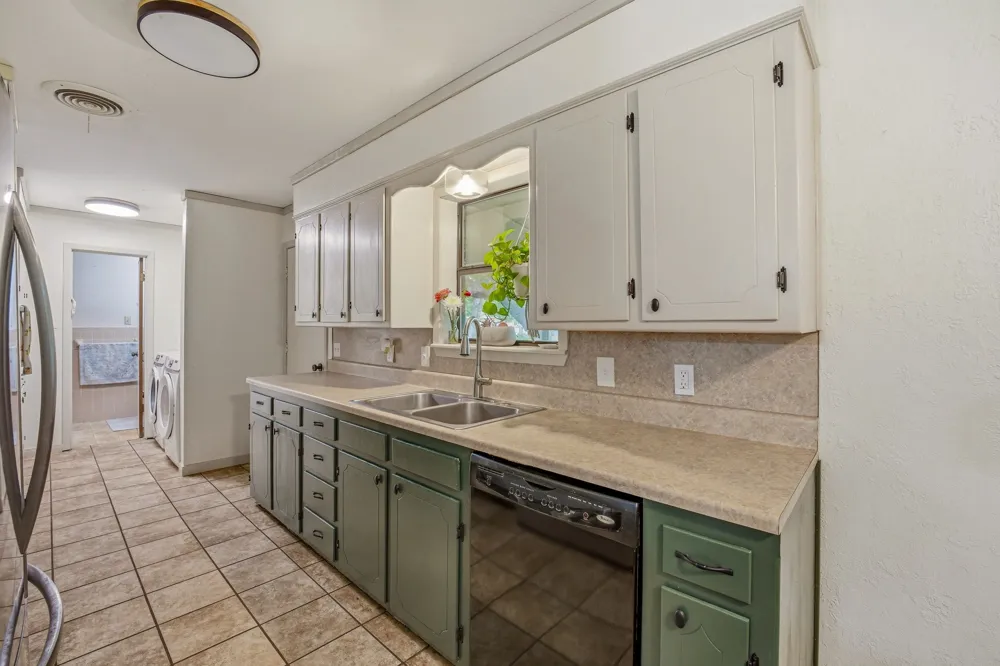200 E Plum Avenue De Leon, TX 76444
