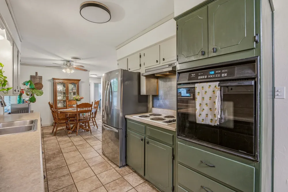 200 E Plum Avenue De Leon, TX 76444