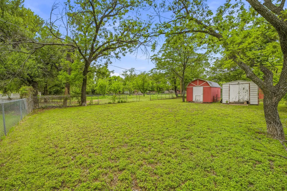 200 E Plum Avenue De Leon, TX 76444