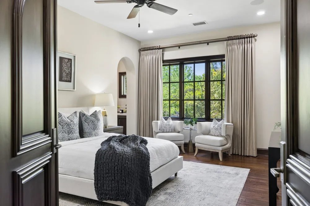 690 S Peytonville Avenue Southlake, TX 76092