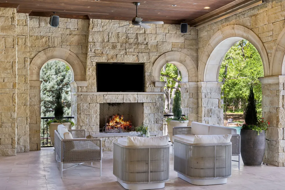 690 S Peytonville Avenue Southlake, TX 76092