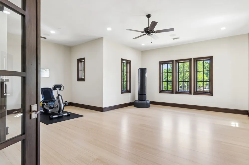 690 S Peytonville Avenue Southlake, TX 76092