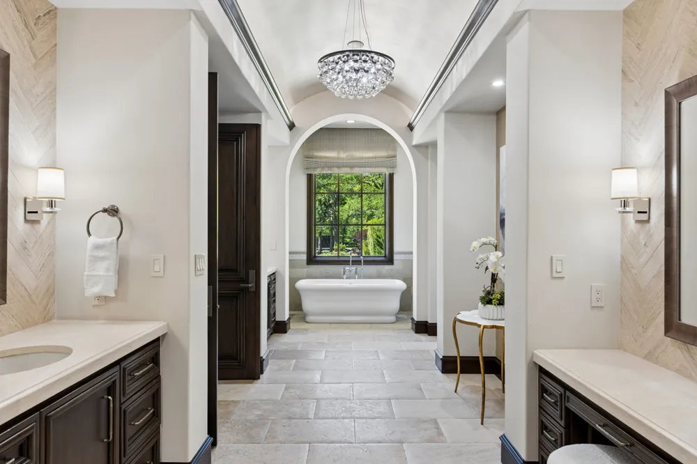 690 S Peytonville Avenue Southlake, TX 76092