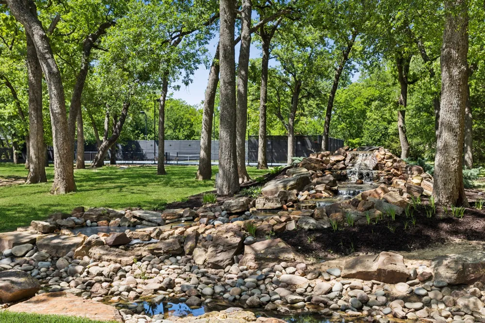 690 S Peytonville Avenue Southlake, TX 76092