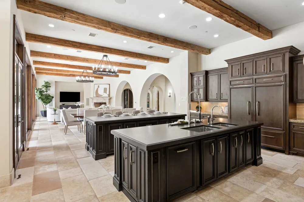 690 S Peytonville Avenue Southlake, TX 76092