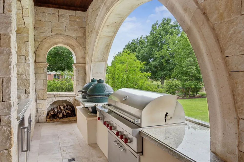 690 S Peytonville Avenue Southlake, TX 76092