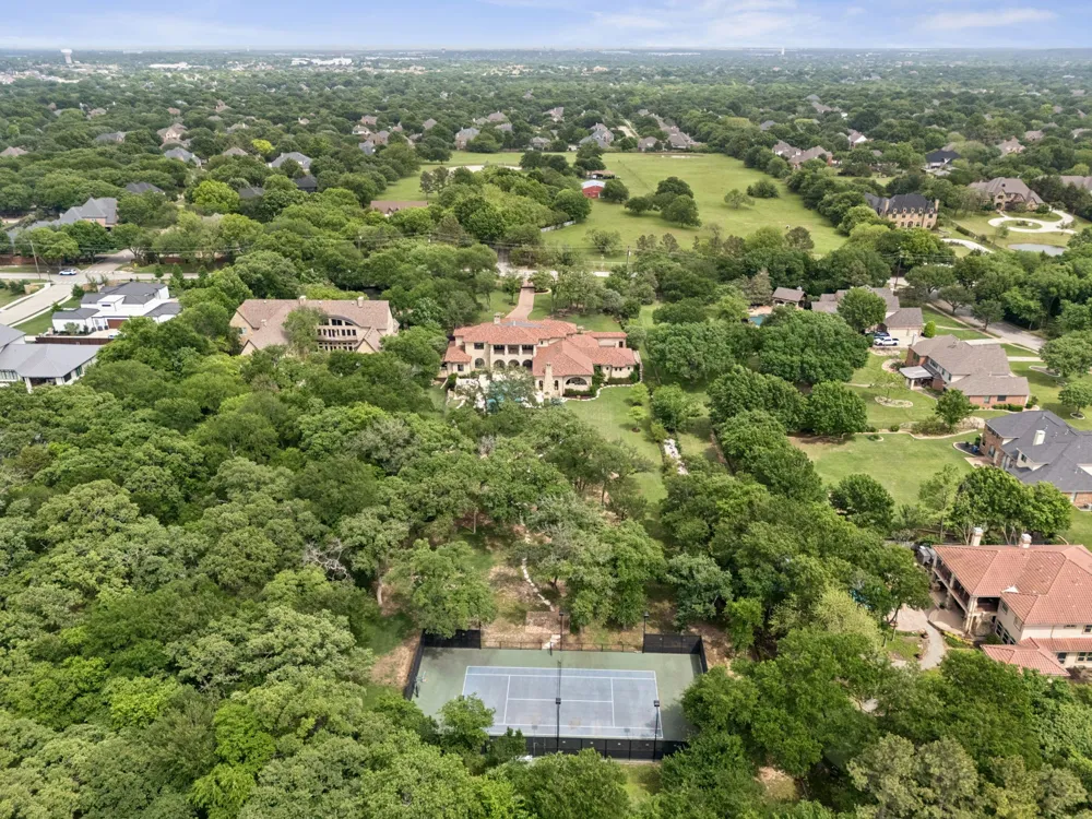 690 S Peytonville Avenue Southlake, TX 76092