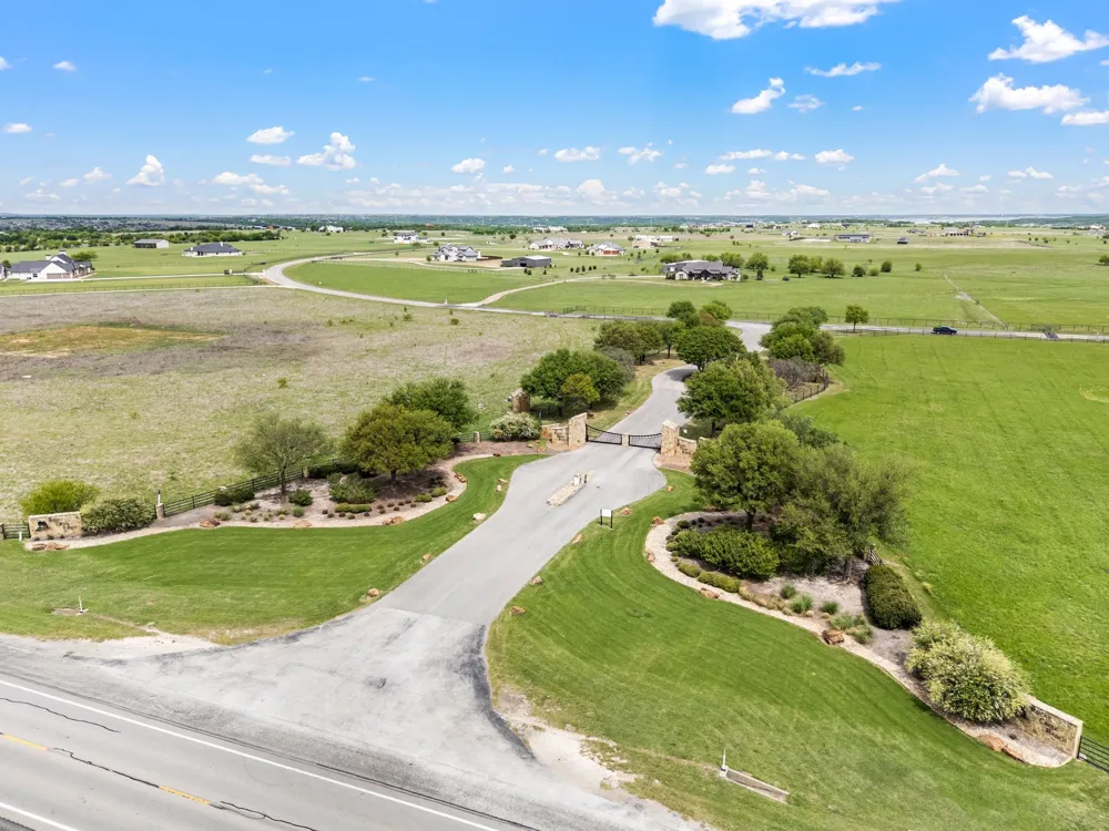12201 W Rocky Creek Road Crowley, TX 76036