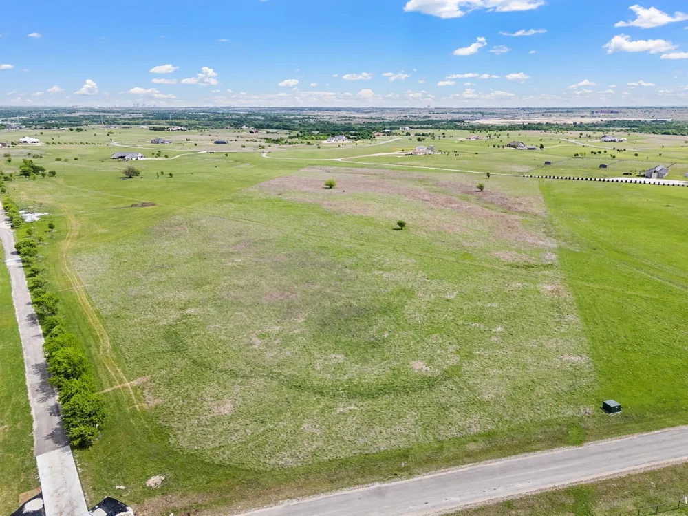 12201 W Rocky Creek Road Crowley, TX 76036