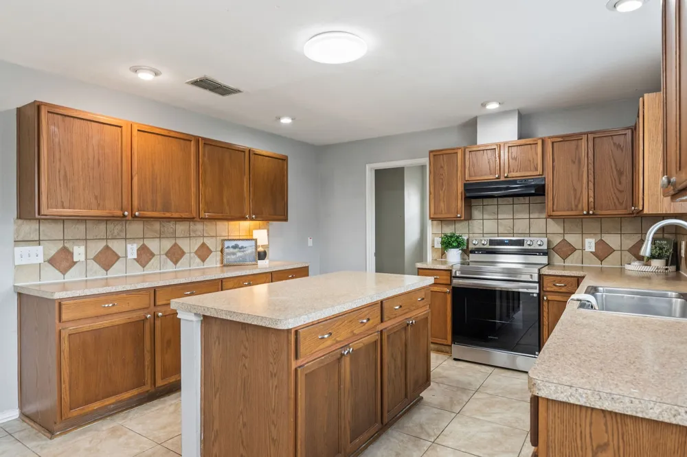 601 Amy Way Euless, TX 76039