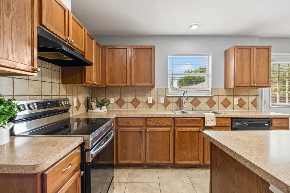 601 Amy Way Euless, TX 76039