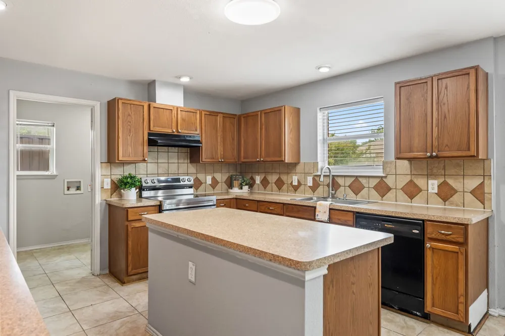 601 Amy Way Euless, TX 76039
