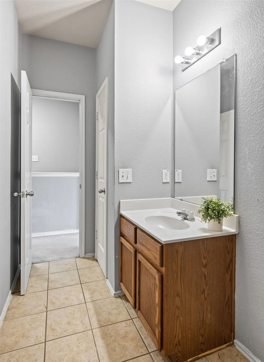 601 Amy Way Euless, TX 76039