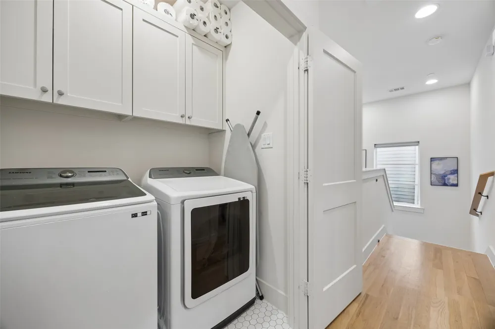 2715 Kimsey Drive #102 Dallas, TX 75235