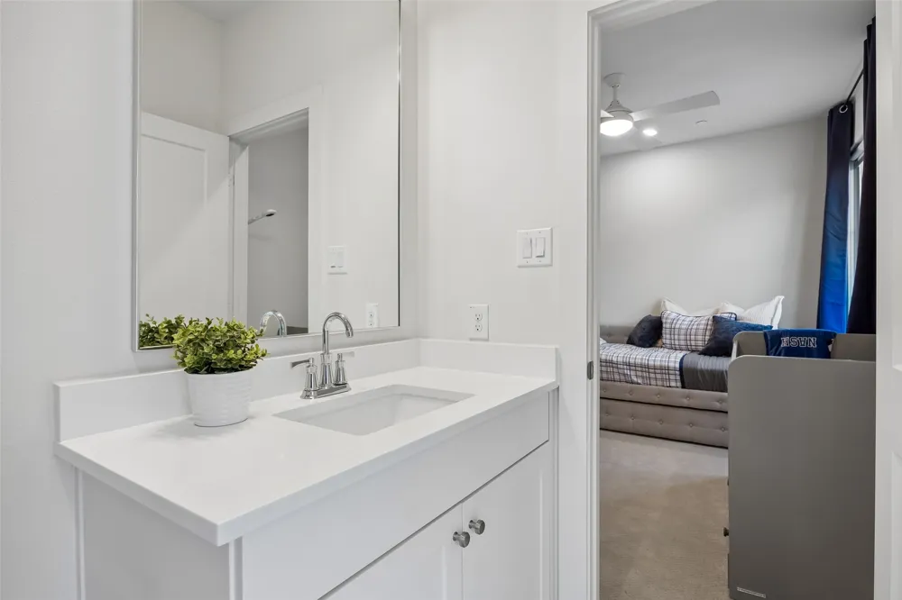 2715 Kimsey Drive #102 Dallas, TX 75235